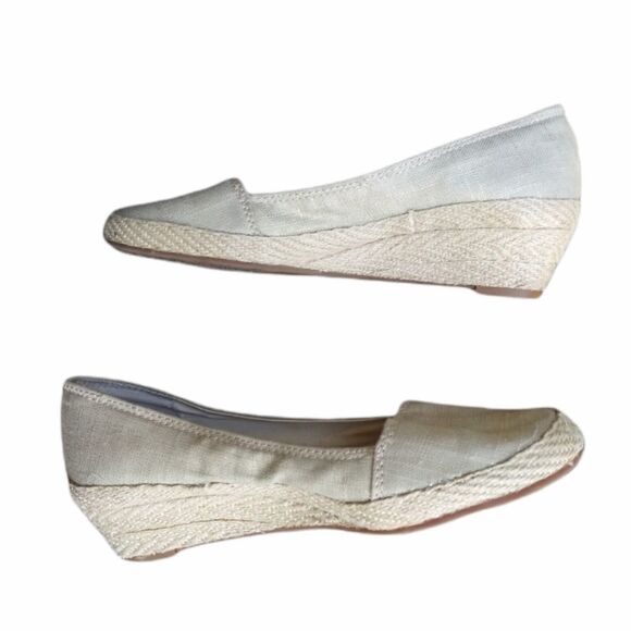 Lucky Brand cream heels with some shimmer size 6 - Picture 1 of 8